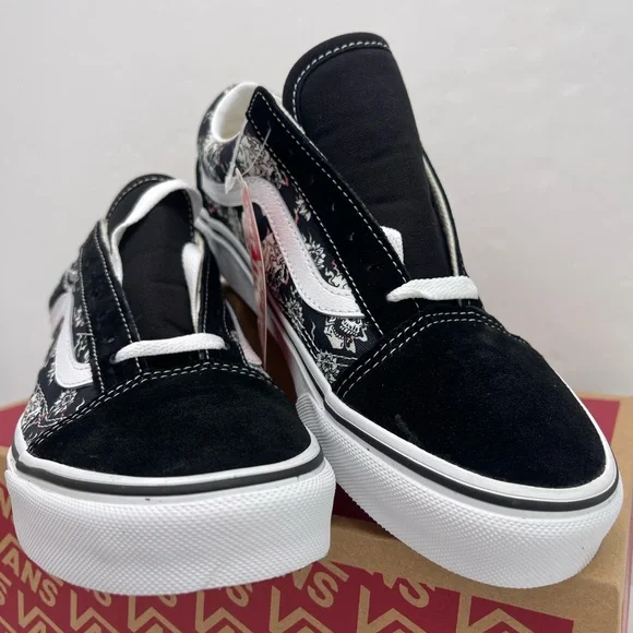 Vans Men’s Old Skool (Flash Skulls)Multi/True White Sneakers
VN0A38G118C - Picture 6 of 16